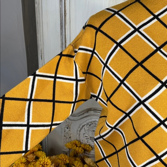 Tahari Mustard and Black Plaid Mock Turtleneck Long Sleeve Sweater NWOT - Picture 6 of 13